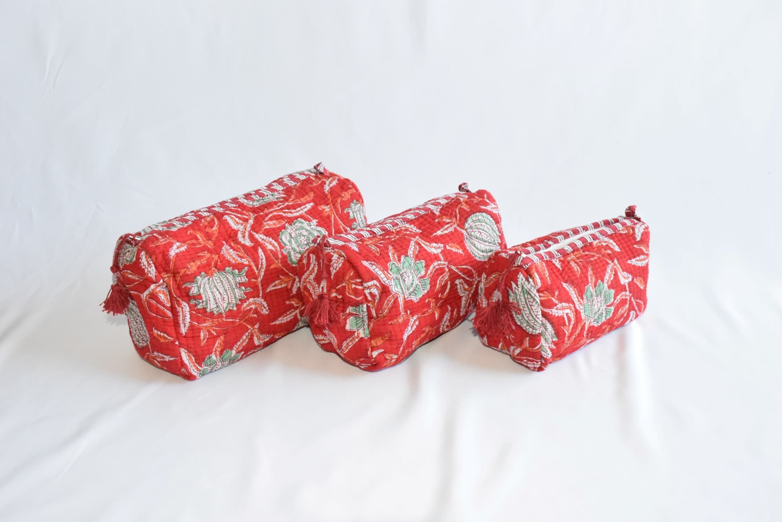 pouch_red.jpg