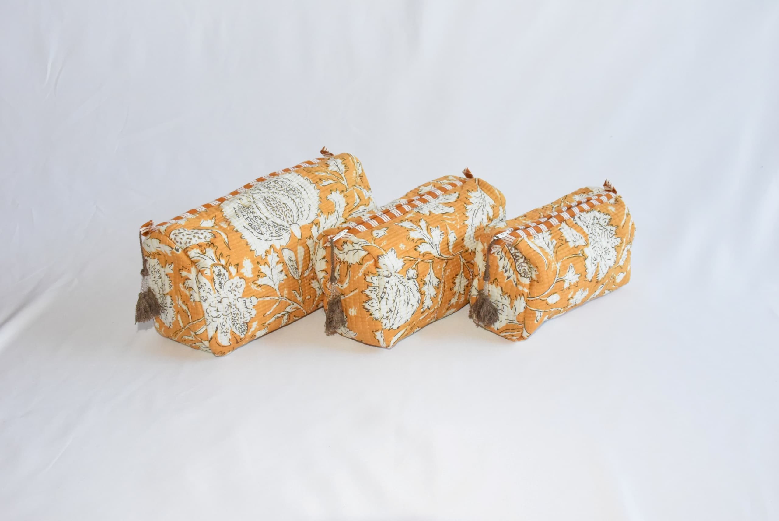 pouch_yellow.jpg