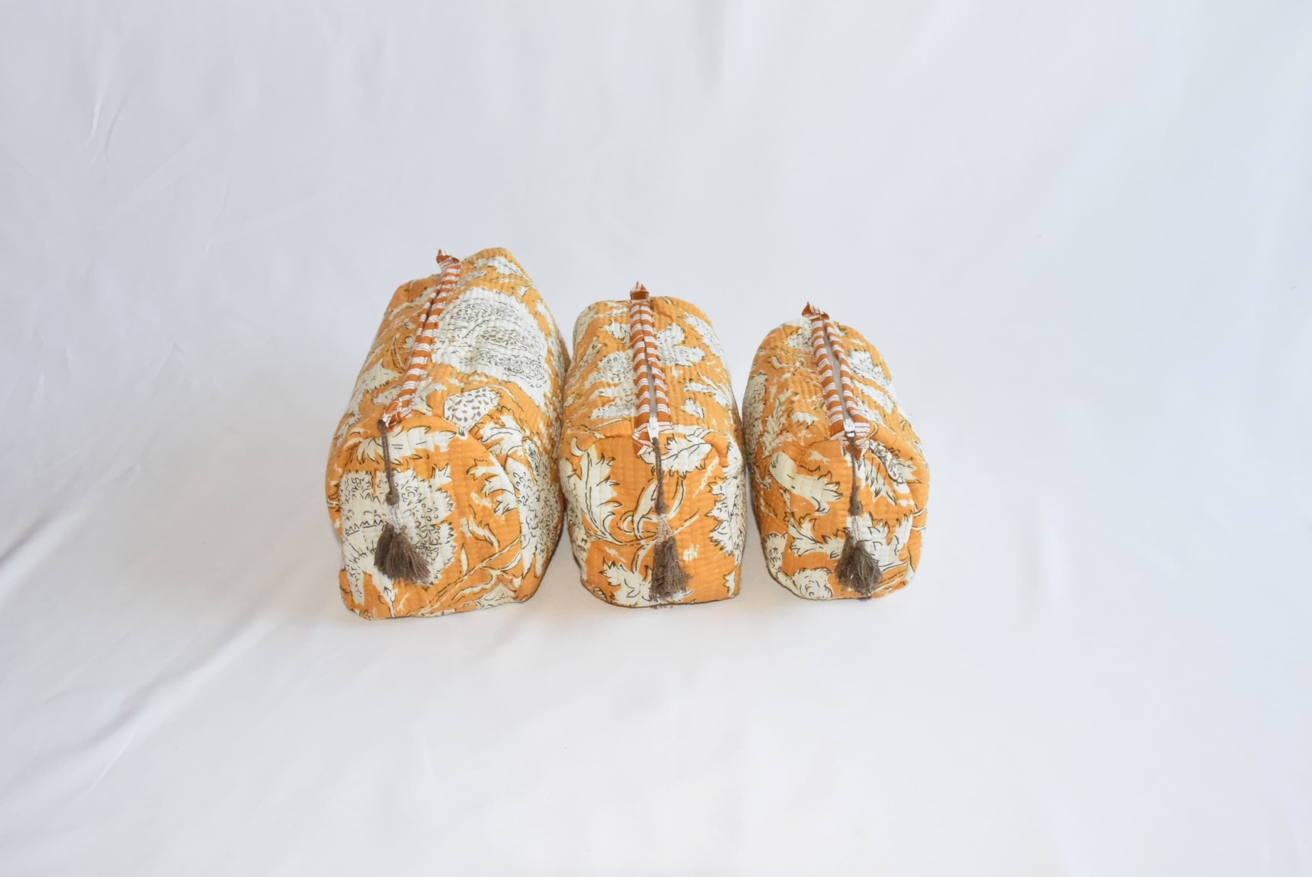 pouch_yellow_side.jpg